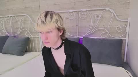 VALENTINE online show from March 7, 10:13 am