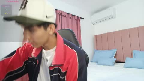 valentino_rey online show from April 21, 12:22 pm