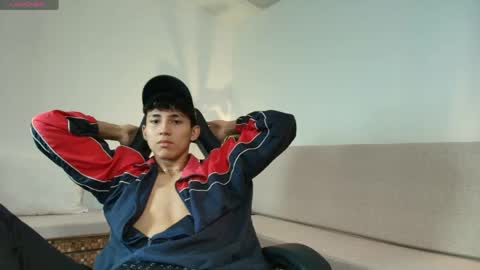 valentino_rey online show from April 22, 12:32 pm