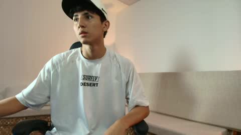 valentino_rey online show from April 24, 12:18 pm