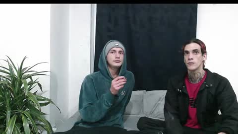 Snapshot of vamp_noah chatting on January 4, 1:31 am Vamp Noah and Dan online show from January 4, 1:31 am