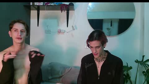 Snapshot of vamp_noah chatting on January 25, 11:54 pm Vamp Noah and Dan online show from January 25, 11:54 pm