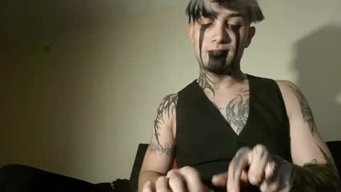 david guzman i model independenthelp me with a thumbs up online show from March 7, 3:08 am