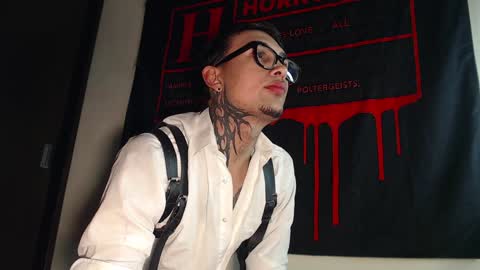 david guzman i model independenthelp me with a thumbs up online show from January 31, 4:36 am