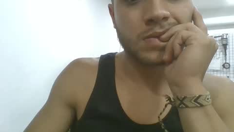 Snapshot of vansmoke chatting on February 26, 12:16 am paulo robles online show from February 26, 12:16 am