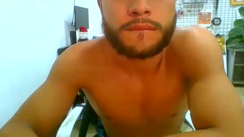Snapshot of vansmoke chatting on January 4, 4:32 pm paulo robles online show from January 4, 4:32 pm