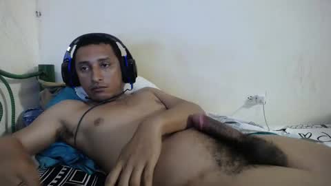 Snapshot of varmico chatting on December 22, 4:28 am Harold online show from December 22, 4:28 am