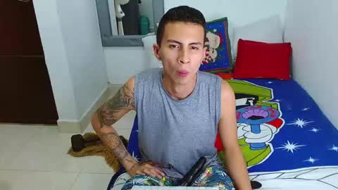 velk_hot1 online show from November 19, 7:25 pm