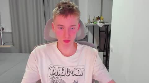 vibemygirl online show from December 21, 12:46 pm