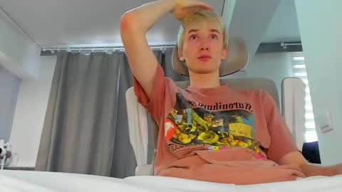 vibemygirl online show from November 6, 8:39 am