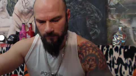 Snapshot of viking_me chatting on December 9, 8:18 pm viking online show from December 9, 8:18 pm