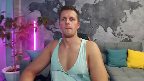 vikingchrisss online show from October 26, 10:28 am