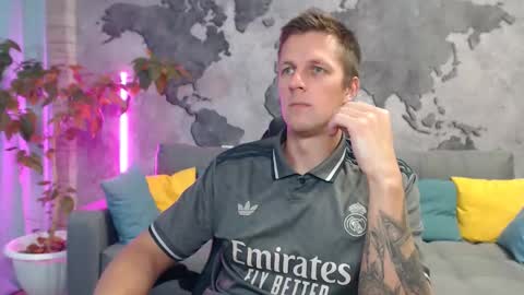 vikingchrisss online show from November 9, 11:14 am