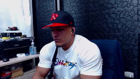 Viktor Herrera online show from February 9, 1:56 am