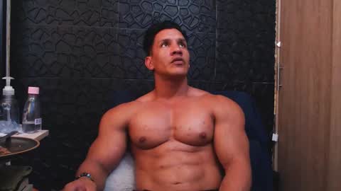 Viktor Herrera online show from November 15, 6:54 pm