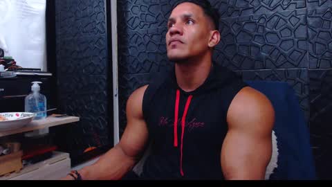 Viktor Herrera online show from December 7, 8:38 pm