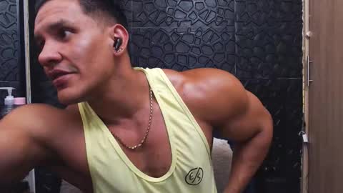 Viktor Herrera online show from October 11, 6:45 pm