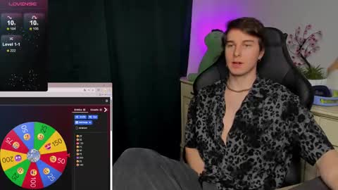 Vincent Strong online show from November 8, 8:50 am