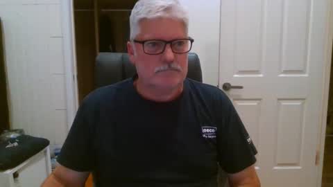 viper654321 online show from September 18, 7:43 am