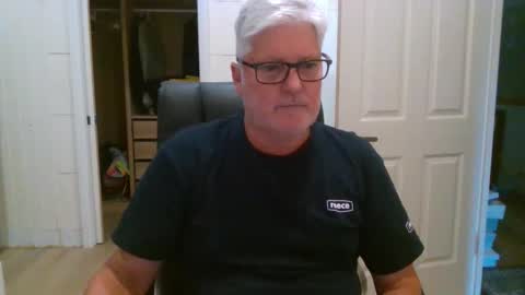 viper654321 online show from April 2, 7:16 am