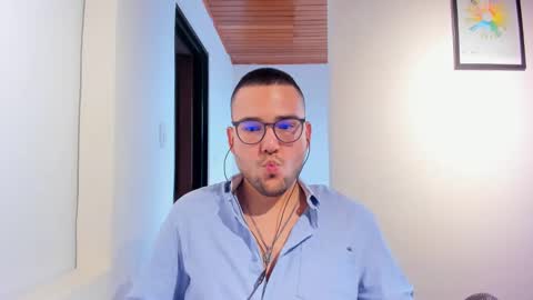 Vito Ferrer online show from March 3, 10:29 pm