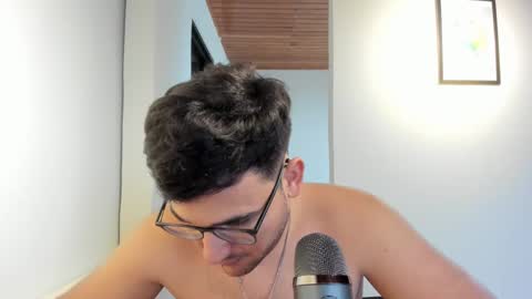 Vito Ferrer online show from September 26, 7:44 pm