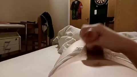 Snapshot of voeckler2 chatting on December 28, 5:44 am voeckler2 online show from December 28, 5:44 am