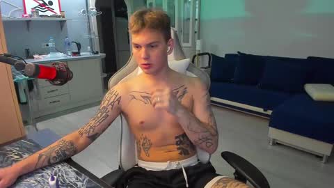Snapshot of vova_belkin_ chatting on March 6, 9:42 pm vova online show from March 6, 9:42 pm