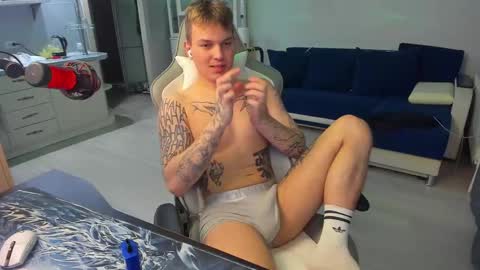 Snapshot of vova_belkin_ chatting on March 7, 9:38 pm vova online show from March 7, 9:38 pm