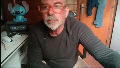 oscar online show from October 11, 2:32 pm