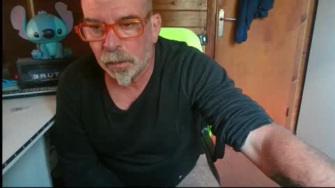 oscar online show from October 26, 1:24 pm