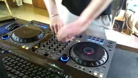 VybzKartel online show from April 4, 1:52 pm