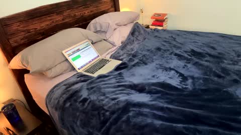 Snapshot of wavemagnet6 chatting on January 19, 4:46 pm Wavemagnet bigcock hairy mature straight online show from January 19, 4:46 pm