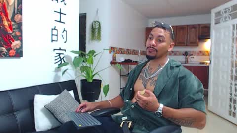 Wesley Rogger online show from February 21, 11:50 pm