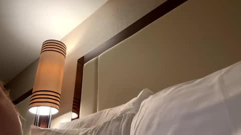 whatsup15913244 online show from January 2, 8:06 am