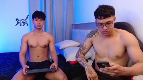 Snapshot of whipped_ripped chatting on September 19, 1:44 pm whipped_ripped online show from September 19, 1:44 pm