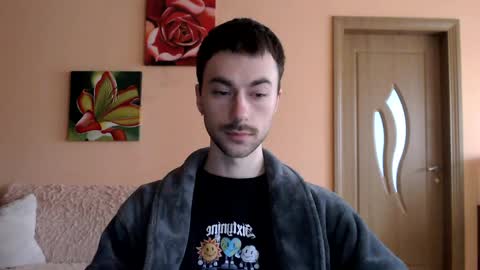 Tom online show from April 8, 9:08 am