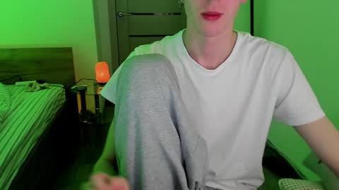 Stefan online show from April 4, 12:57 pm