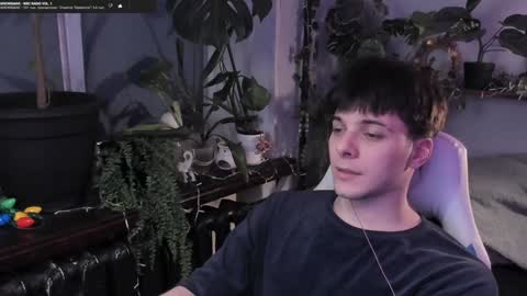 Gus online show from December 30, 7:21 pm