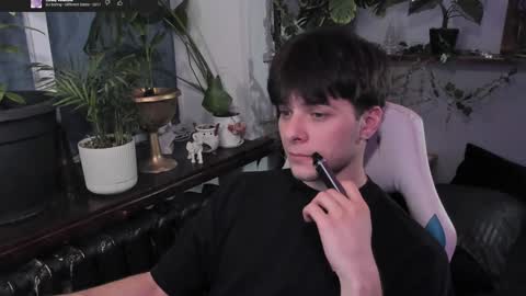 Gus online show from February 7, 8:42 pm