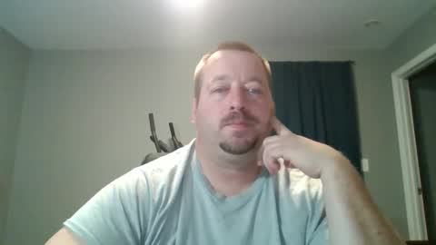 Snapshot of whitewolf850212 chatting on December 18, 9:04 am white wolf jeremy online show from December 18, 9:04 am