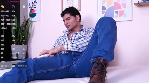Snapshot of wild_col chatting on January 26, 1:15 pm wild_col online show from January 26, 1:15 pm