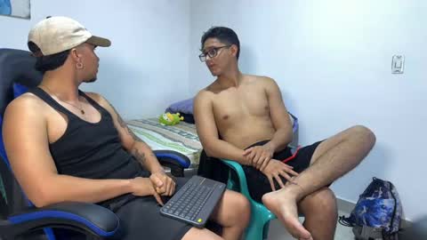 wild_cowboyy online show from April 14, 2:11 am