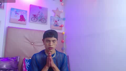 willians__ online show from November 18, 3:54 am