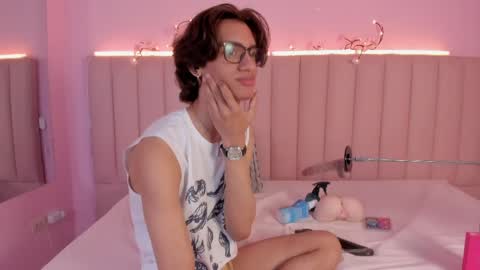 willturneer online show from April 11, 5:25 am