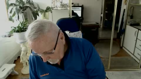 wlodek165 online show from February 4, 10:00 am