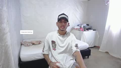 wolf_walker online show from December 3, 9:32 pm