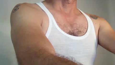 Snapshot of wolfofsea chatting on October 31, 10:57 pm Luis online show from October 31, 10:57 pm