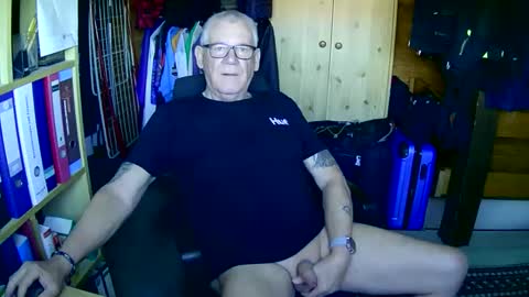 Always Horny online show from April 21, 8:42 am