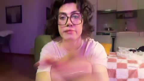 Glen online show from April 2, 6:05 pm